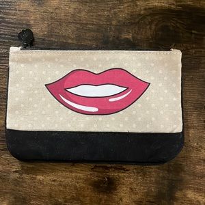 Ipsy Cosmetic Case * 7" x 5"‎ * LIPS design
